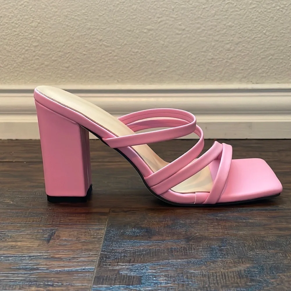 Pink Heels - Picture 1 of 4